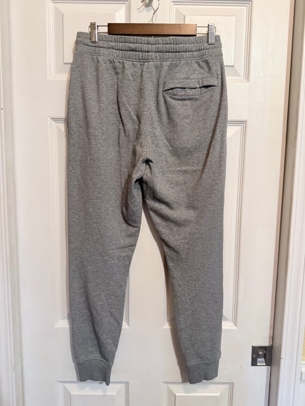 Gymshark Men’s Essential Jogger Sweatpants - Picture 3 of 4